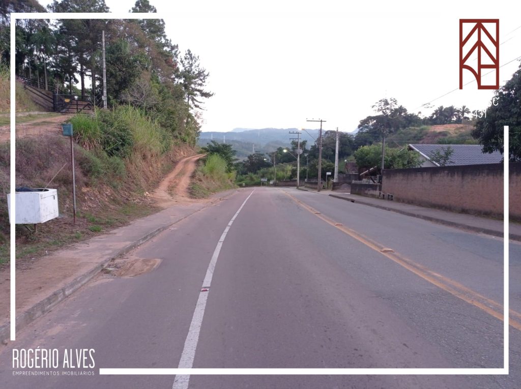 Aluga-se Casa Semi Mobiliada – Bairro Ribeirão Areado