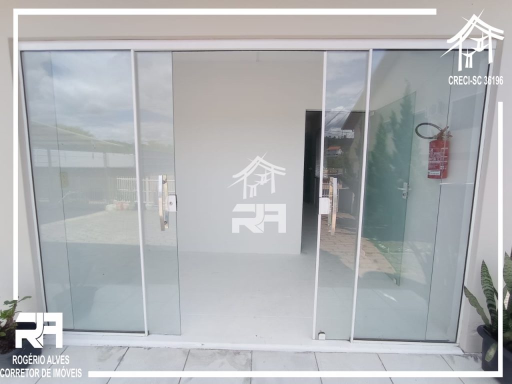 Aluga-se Sala Comercial + Casa – Semi Mobiliadas – Ponto Chic