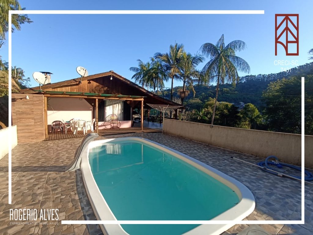 Casa com Piscina – Centro – Ibirama