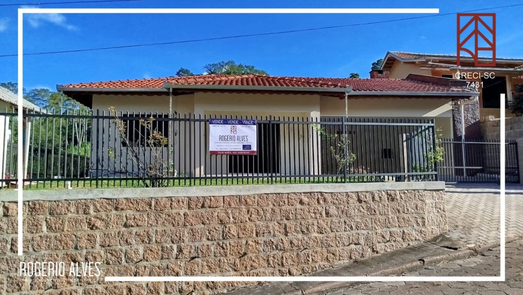 Aluga-se Casa Semi Mobiliada – Ponto Chic