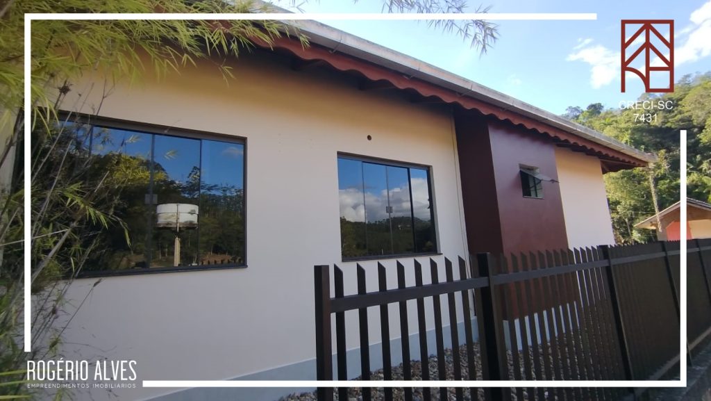 Aluga-se Casa Semi Mobiliada – Ponto Chic