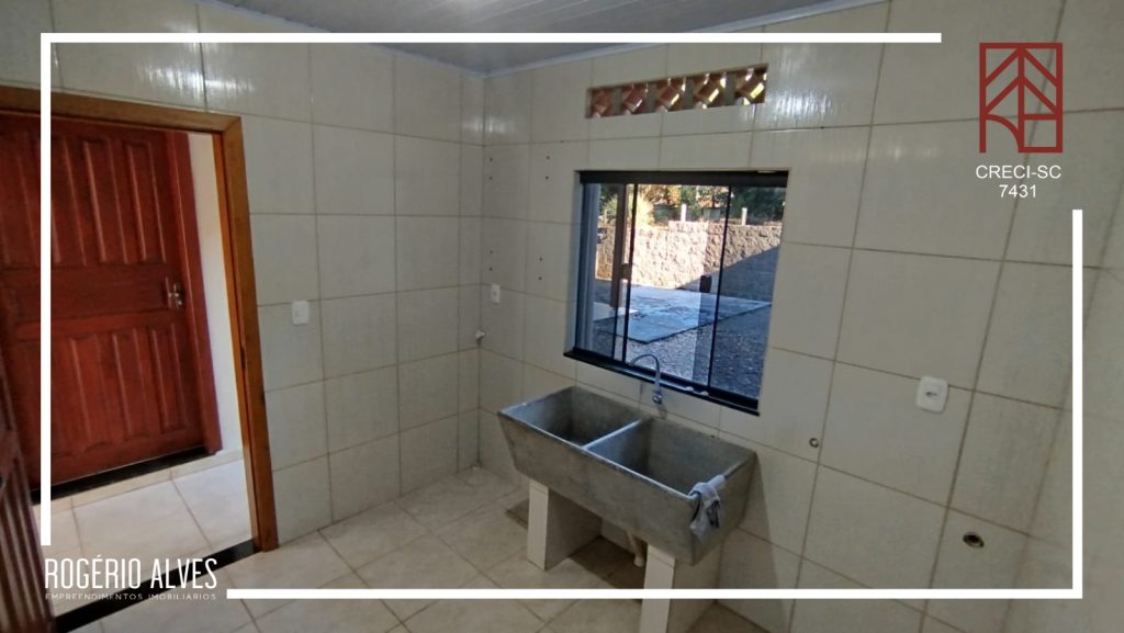 Aluga-se Casa Semi Mobiliada – Ponto Chic