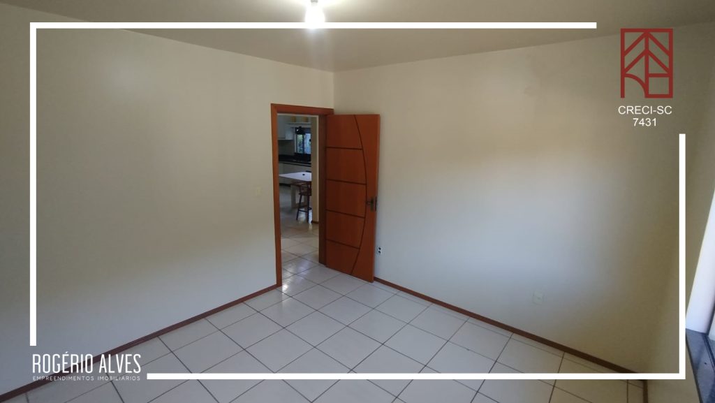 Aluga-se Casa Semi Mobiliada – Ponto Chic