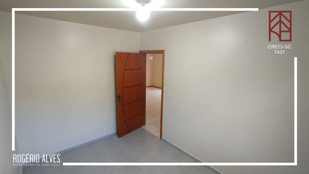 Aluga-se Casa Semi Mobiliada – Ponto Chic