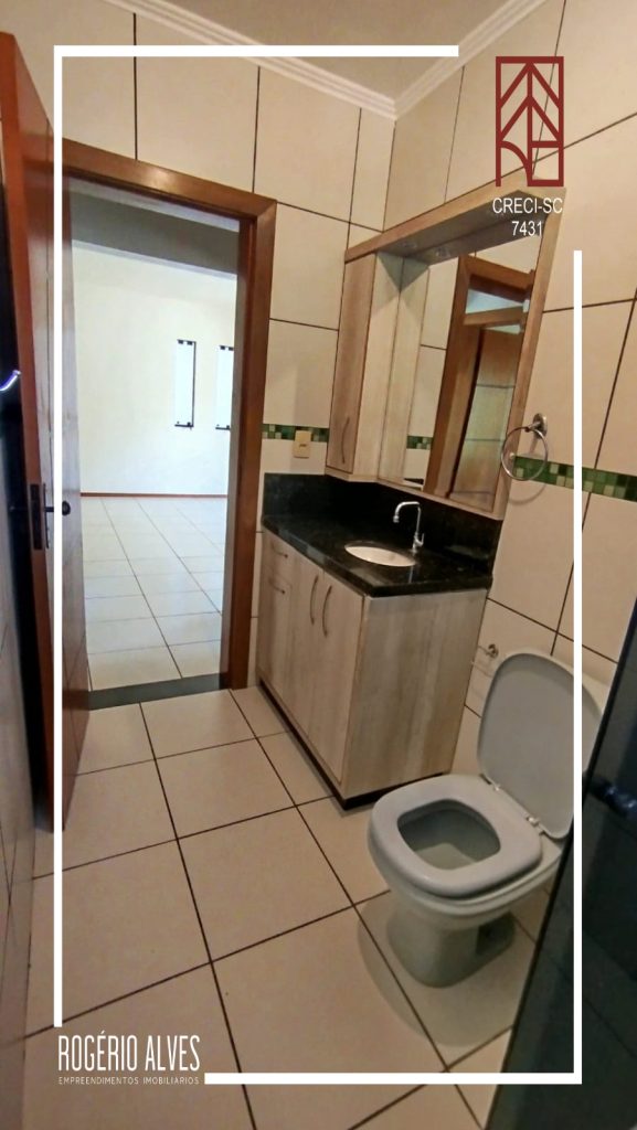 Aluga-se Casa Semi Mobiliada – Ponto Chic