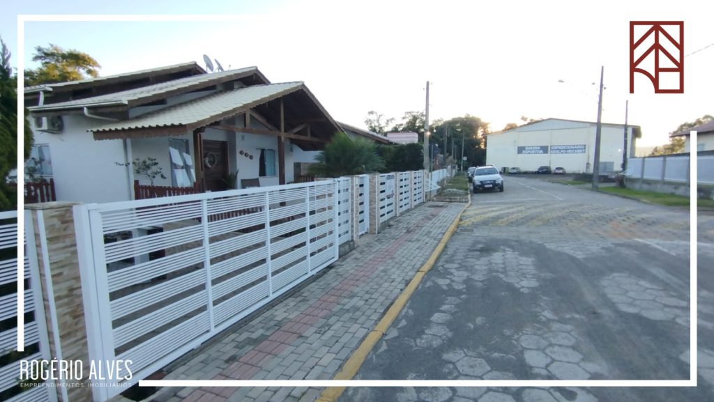 Casa com 2 pavimentos