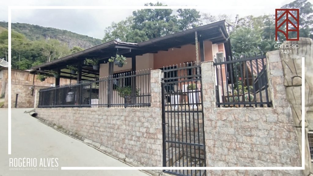 Casa à venda no bairro Ribeirão Carvalho – Apiúna/SC