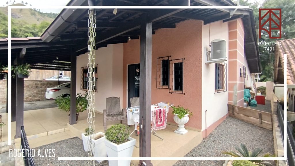 Casa à venda no bairro Ribeirão Carvalho – Apiúna/SC