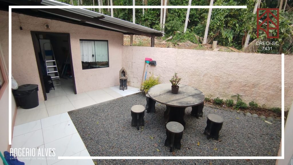 Casa à venda no bairro Ribeirão Carvalho – Apiúna/SC