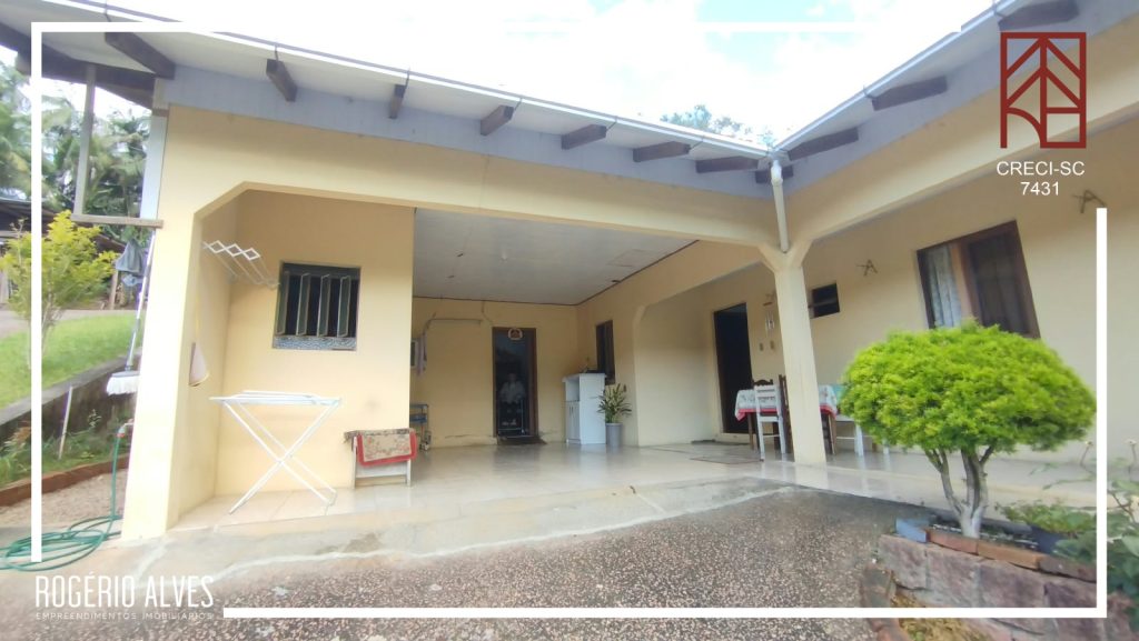 Casa e Galpão Industrial – Areado