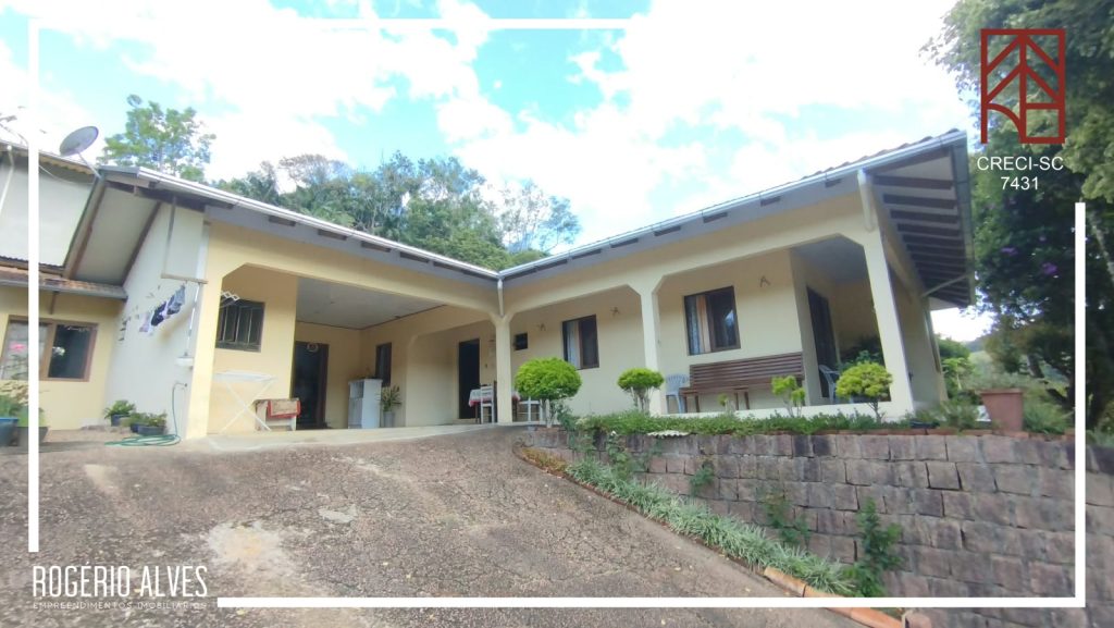 Casa e Galpão Industrial – Areado