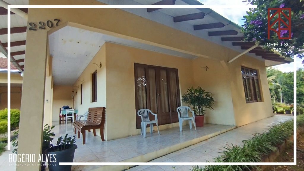 Casa e Galpão Industrial – Areado