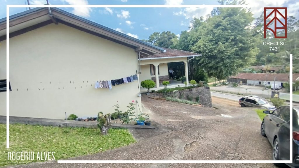 Casa e Galpão Industrial – Areado