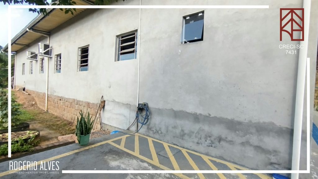 Casa e Galpão Industrial – Areado