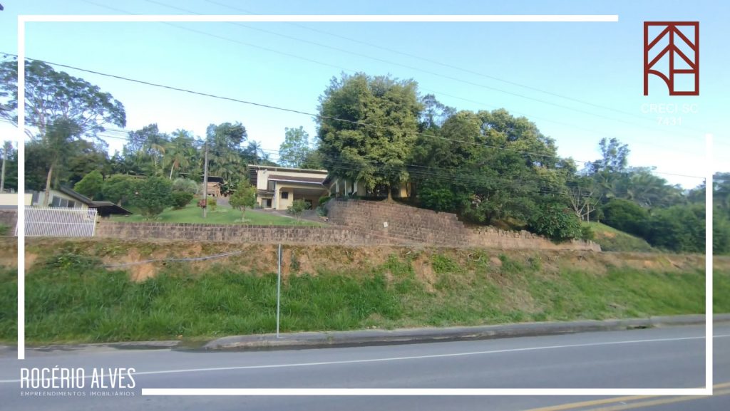 Casa e Galpão Industrial – Areado